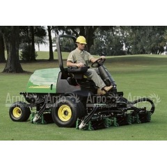 Бензиновая газонокосилка  для фейрвея Jonh Deere - 3225 С в Санкт-Петербурге